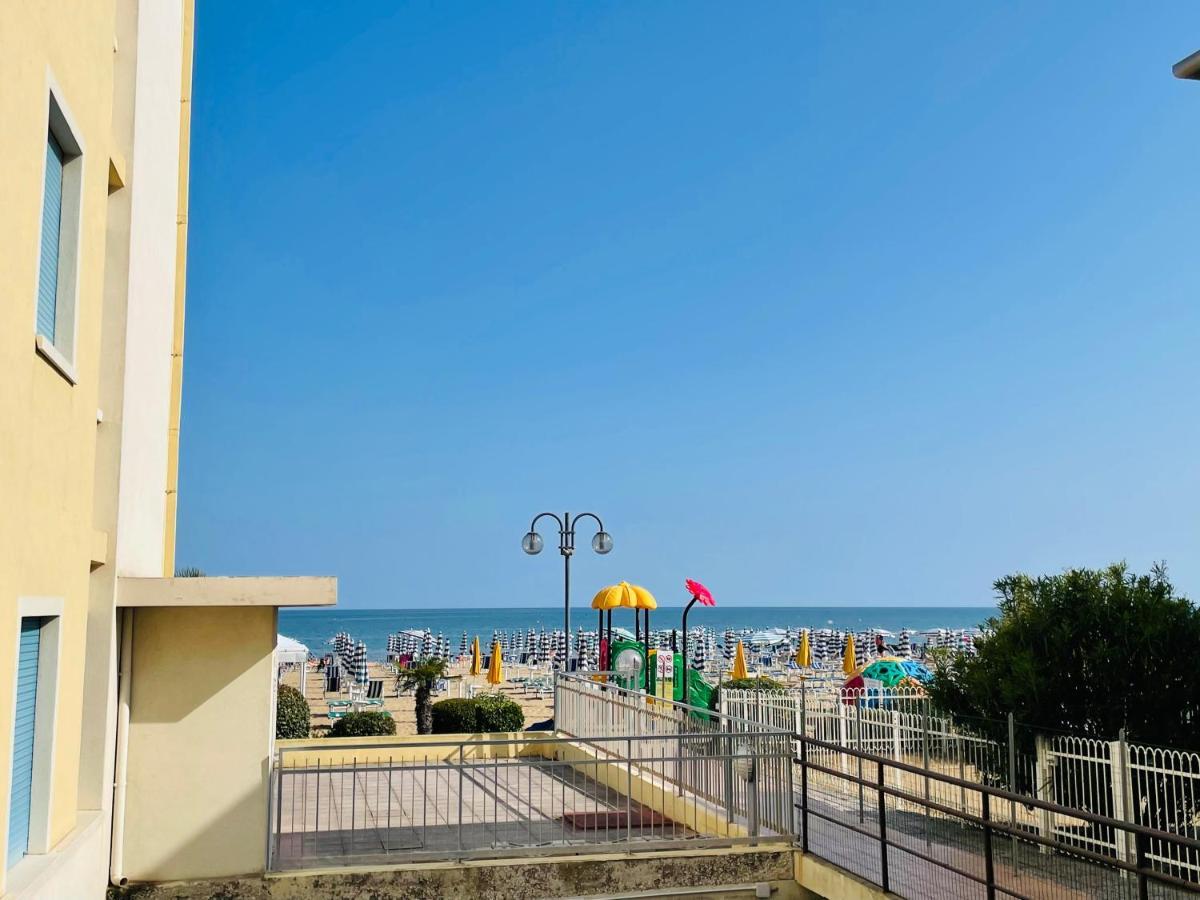 Appartamento Cima - Vista Mare, 3 Camere, Wifi, Family Apartment Лідо-ді-Єзоло Екстер'єр фото
