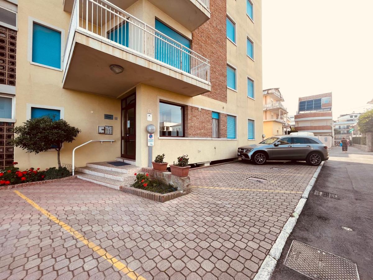 Appartamento Cima - Vista Mare, 3 Camere, Wifi, Family Apartment Лідо-ді-Єзоло Екстер'єр фото